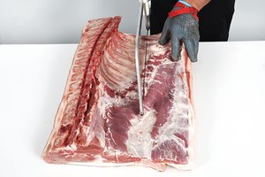 Tomahawk Steaks Meat Cut Spec Step 1
