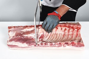 Tomahawk Steaks Meat Cut Spec Step 2